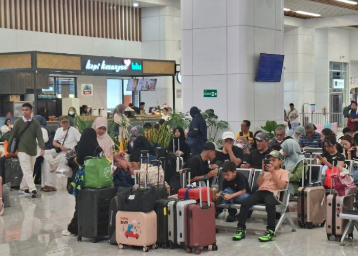 Stasiun Halim Membeludak! 21 Ribu Lebih Pemudik 'Serbu' Kereta Cepat Whoosh  