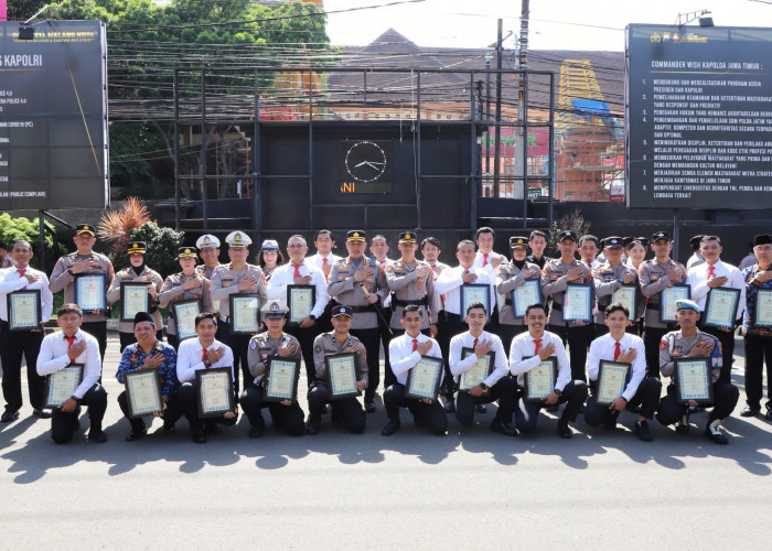 Polresta Malang Kota Beri Penghargaan kepada 33 Personel Berprestasi Sepanjang 2025