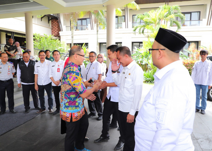 Jajaran Pemkot Batu Lepas Masa Tugas Pj. Wali Kota Aries AP dan Istri