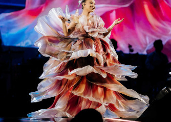 Rossa Tetap Mempesona, Konser Here I Am Dimeriahkan Banyak Bintang, Diserbu 12 Ribu Penonton