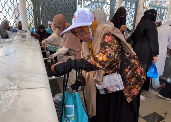 Jemaah Haji yang Ingin Bawa Air Zamzam Banyak, Bisa Ambil di Pintu 310 Masjid Nabawi