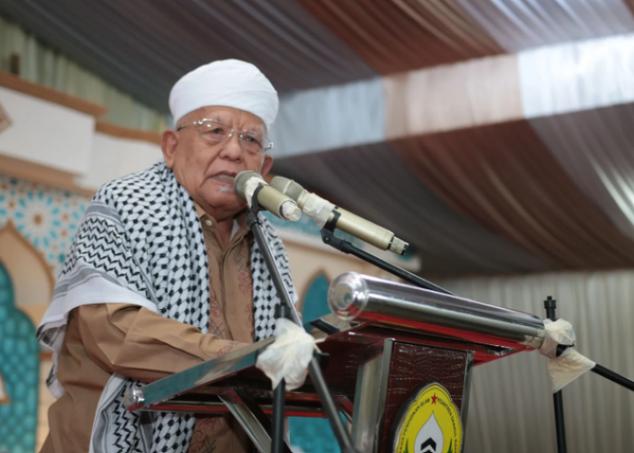 KH Syukron Makmun Wafat, Ulama Bergelar Singa Podium Pendiri Ponpes Daarul Rahman
