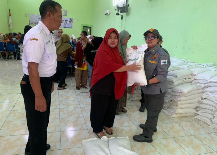 Bantuan Beras 30 Kg Mulai Disalurkan di Kota Malang, 606 Warga Polowijen Kebagian