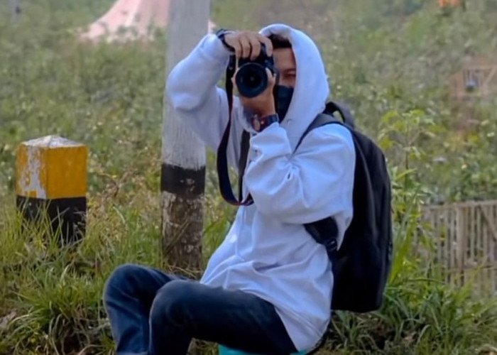 Fenomena Fotografer Jalanan di Jalur Cangar Batu, Bikers Bergaya, Fotografer Siap Jepret!