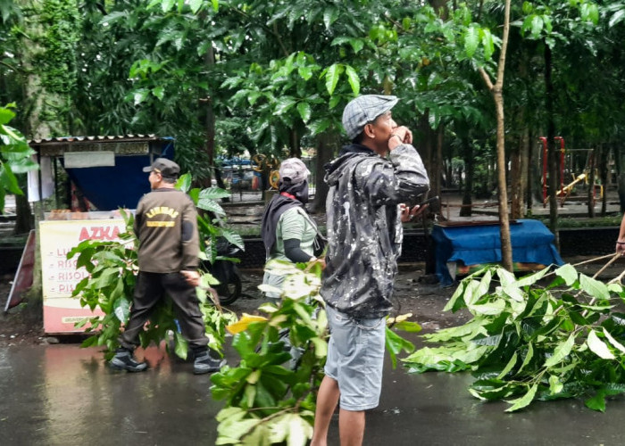 Persiapan Madyapuro Mangano, Warga dan Panitia Kerja Bakti Bersih-Bersih Lokasi 