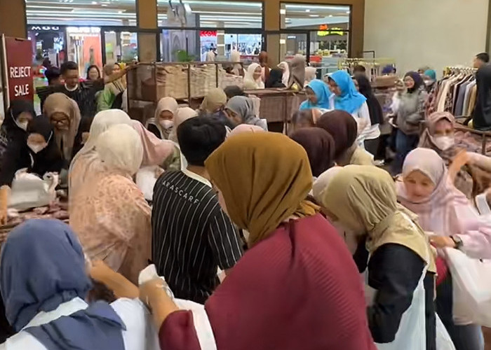Jelang Lebaran 2026, Penjualan Baju Muslim di MOG Malang Mulai Naik: Tren Lebaran 2026 Didominasi Warna Lembut