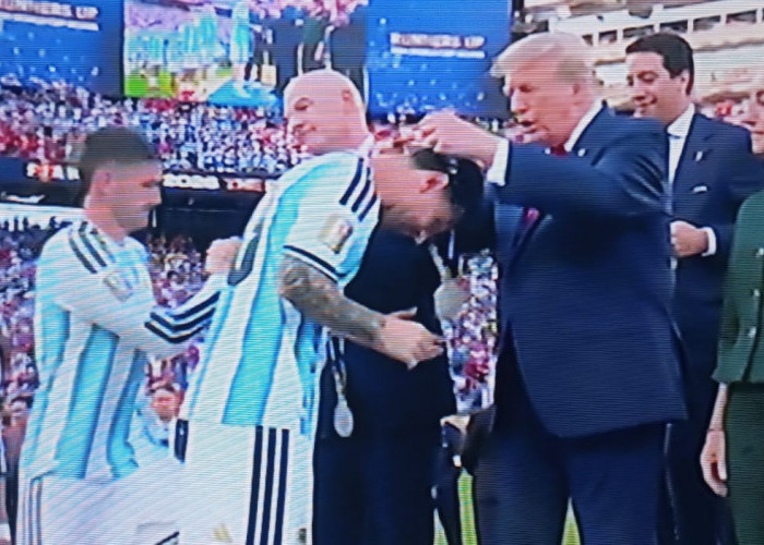 Lionel Messi Terima Medali Perak, Argentina Gagal Pertahankan Gelar Juara Piala Dunia 2026