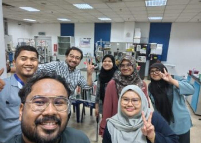 Mahasiswa Kimia UB Teliti Potensi Antibakteri Daun Jati di UiTM Malaysia