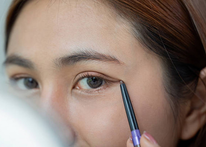 Bikin Mata Lebih Hidup: 9 Rekomendasi Eyeliner Terbaik Mulai Rp17 Ribu Saja!