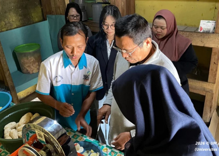 UM Perkuat UMKM Desa Wonosari, Hibahkan Alat Pemotong Keripik untuk Dongkrak Produksi dan Nilai Jual