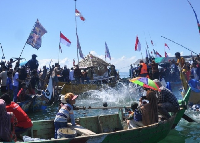 Sisi Lain Pantai Ngliyep Malang Selatan: Ritual Labuhan Pantai Ngliyep dan Kisah di Balik Larung Sesaji