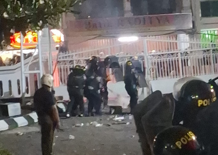 Malioboro Ricuh Dipicu Demo Susulan, Akses Stasiun Yogyakarta Sempat Terganggu