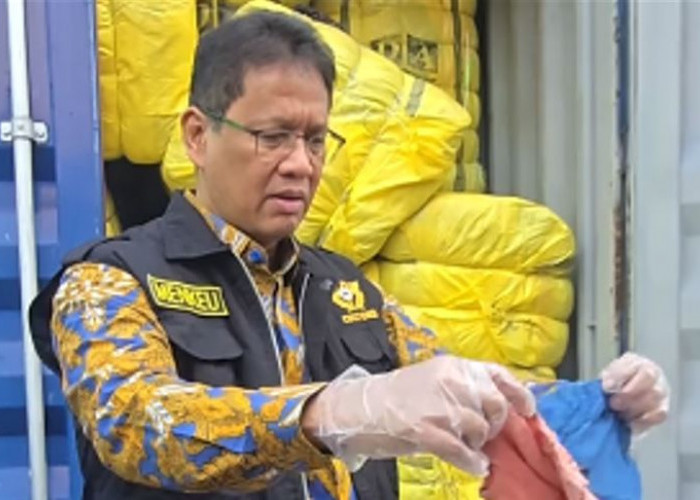 Purbaya Tegaskan Sapu Bersih Mafia Baju Bekas Ilegal