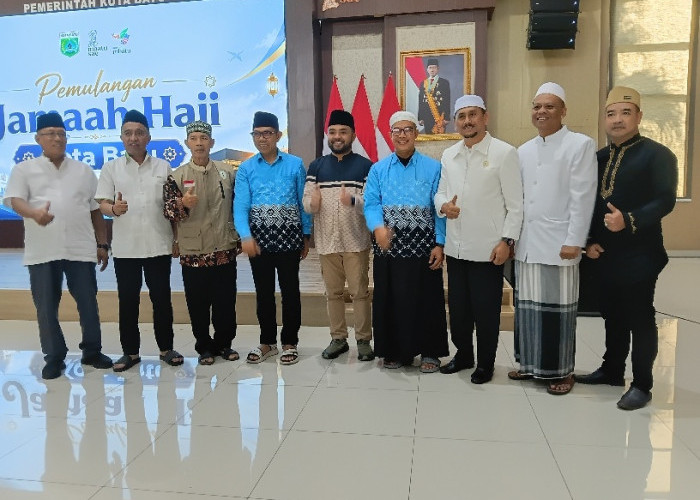 Wakil Wali Kota Batu H. Heli Suyanto Sambut Kepulangan Jamaah Haji dan Serahkan Kembali Amanah Kepemimpinan