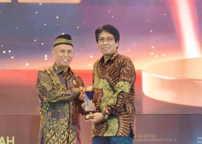 UM Pertahankan Predikat Informatif pada Anugerah Keterbukaan Informasi Publik 2025