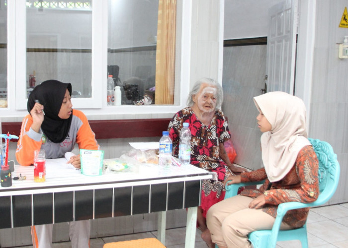 Pondok Lansia Al-Islah: Ruang Sunyi Perempuan Senja dan Kisah Anak Muda yang Belajar Merawat dengan Hati