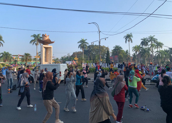 DLH Kota Malang Ajak Warga Jaga Kebersihan CFD Jalan Ijen, Ribuan Pengunjung Padati Akhir Pekan