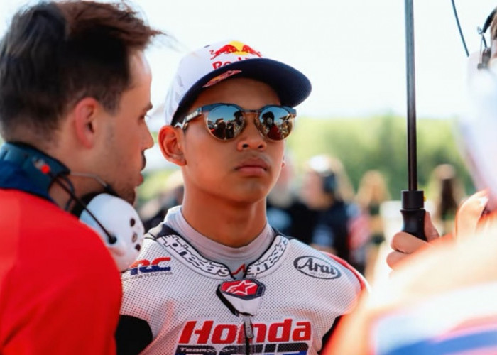 Veda Ega Pratama Naik 15 Posisi di Moto3 Brno 2026, Dari Start P20 hingga Finis Lima Besar