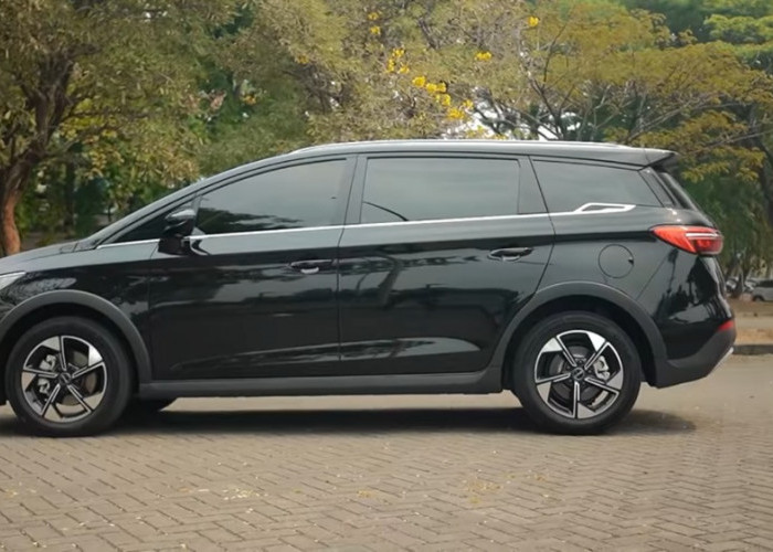 BYD M6 DM-i Bukan Sekadar Mobil Irit, Kabinnya Siap Angkut Keluarga