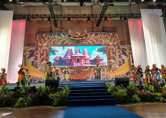 Seru! Sendratari “Mahabharata” Dies Natalis ke-71 UM , Lintas-Unsur Kampus termasuk Rektor Ikut Main