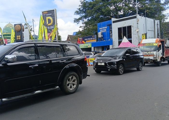 Pantauan dari Pintu Keluar Singosari Mobil Keluar Tol Capai 1.700 per Jam