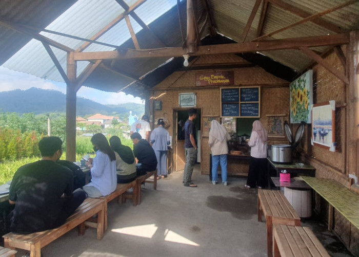Sego Empok Pramanan Mewah, Baru Lima Bulan Mampu Luluhkan Pecinta Kuliner di Batu