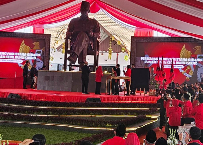 Megawati Resmikan Patung Bung Karno Membaca Buku di Blitar, Ajak Generasi Muda Cintai Ilmu Pengetahuan