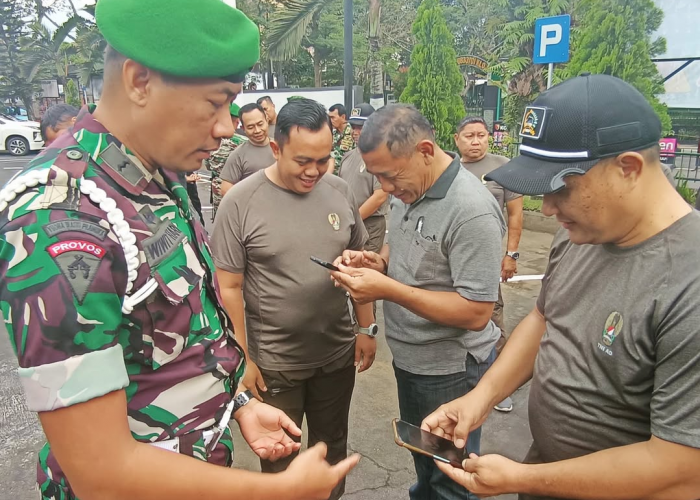 Antisipasi Judi Online, Pasi Intel Kodim 0833/Kota Malang Sidak Handphone Anggota