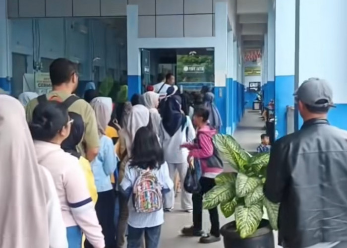 Terminal Batu Mendadak Membludak, Warga Serbu Trans Jatim hingga Antre 1,5 Jam