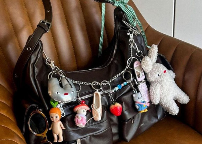 Bag Charm Jadi Penyemangat Baru Gen Z: Asesoris Imut Bikin Naik Mood, Ini 9 Tips 'Kece' dengan Bag Charm