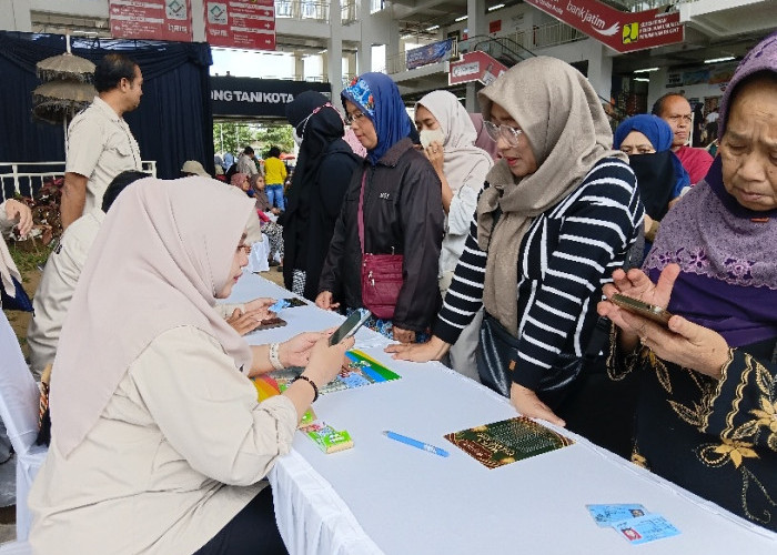 Kendalikan Inflasi Jelang Ramadan, Pemkot Batu Gelar Pasar Murah Berbasis Voucher di Pasar Among Tani