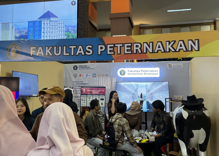 Booth Fakultas Peternakan UB di Expo Pendidikan UB 2026 Ramai Dikunjungi