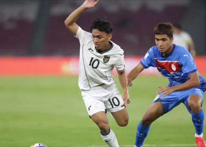 Gelandang Arema Arkhan Fikri Tuai Pujian Gerald Vanenburg: Dia Luar Biasa