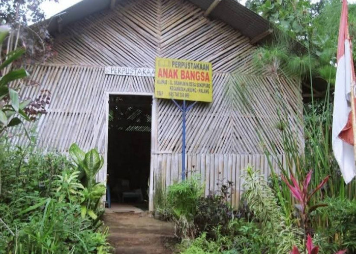 Berawal dari Jemuran Majalah di Halaman Rumah, Eko Cahyono Nyalakan Obor Literasi di Pelosok Malang