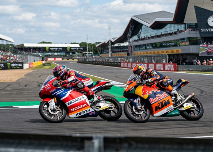 Dominasi Pabrikan Moto3 Silverstone: Honda atau KTM, Siapa Penguasa GP Inggris?