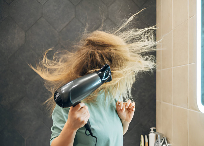 9 Rekomendasi Hair Dryer Murah Terbaik 2025: Rambut Antilepek saat Musim Hujan, Budget Tetap Aman!