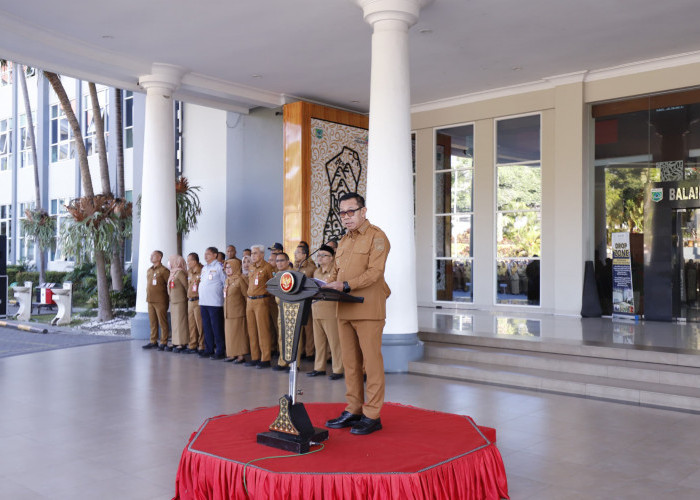 Pimpin Apel Senin, Wali Kota Nurochman Dorong ASN Kota Batu Perkuat Kinerja Demi Wujudkan MBATU SAE 