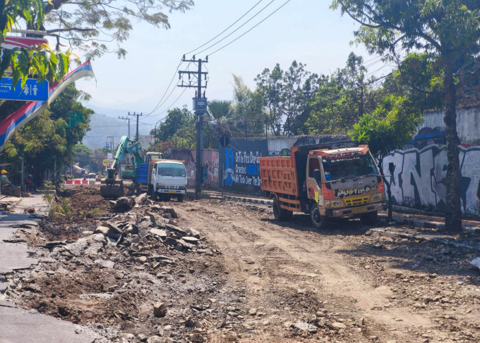 Proyek Penataan Simpang Patih Kota Batu Terus Berjalan, DPUPR Target Rampung Desember 2025