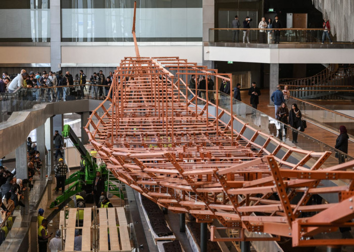Perahu Firaun Khufu Dirakit di Hadapan Publik di Grand Egyptian Museum