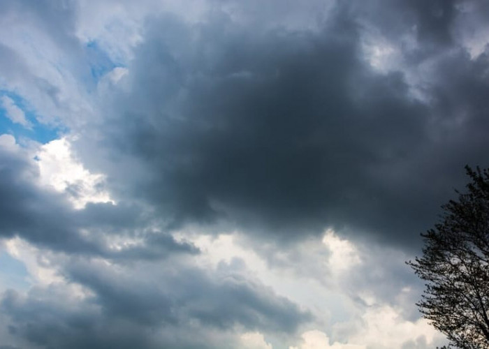 Cuaca Malang Raya 10 Maret: Berawan-Udara Kabur, BMKG Peringatkan Cuaca Ekstrem di Jatim 