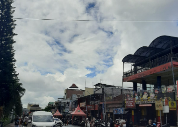 Cuaca Malang Raya 15 Mei Cerah Berawan-Berawan, Batu Kabut Malam-Hujan Ringan, 10 Kecamatan di Kabupaten Sejuk