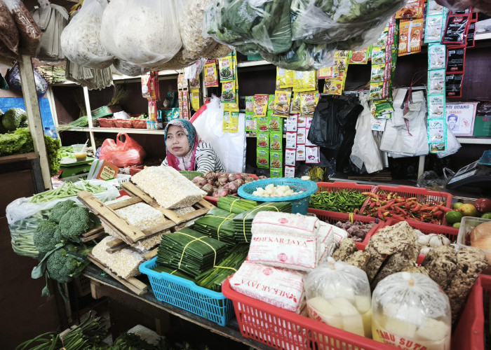 Harga Sejumlah Sembako Terpantau Naik di Pasar Among Tani Kota Batu, Bawang Putih Melejit 