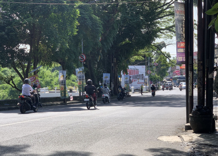 Hari Jumat Minim Jadwal Kuliah, Lalu Lintas Depan UMM III Ramai Lancar