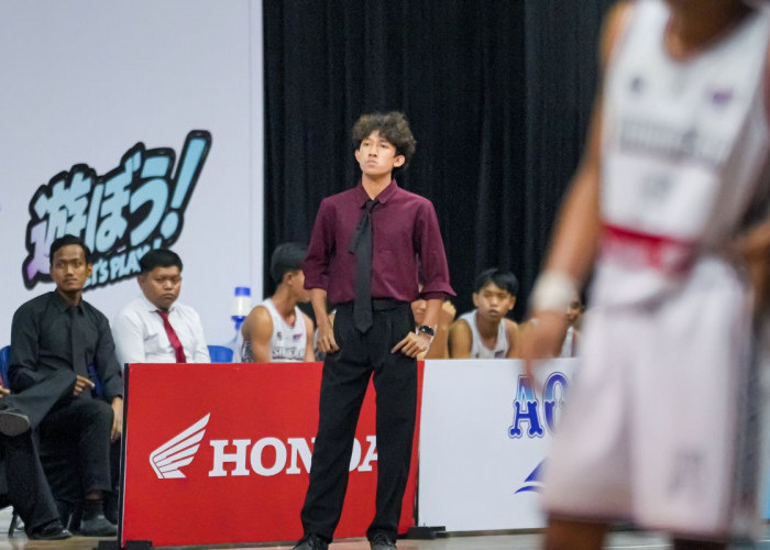 Coach Pandu Kembali ke DBL, Dulu Berseragam Smanela Kini Antar Almamater ke Playoff