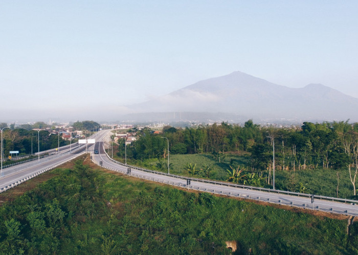 Kecelakaan di Jalan Tol Pandaan-Malang  KM 72+300A Sebabkan Penutupan Jalur dan Pengalihan Arus