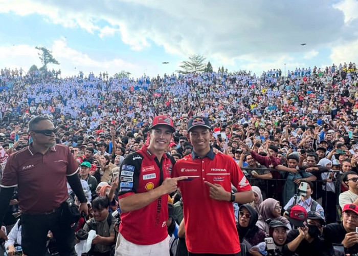 Rider Parade MotoGP Mandalika 2026 Jadi Pusat Perhatian, Warga Mataram Sambut Veda Ega Pratama