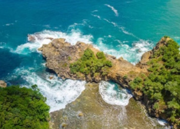 Jalur Menantang Menuju Pantai Jonggring Saloka, Pesona Tersembunyi di Malang Selatan
