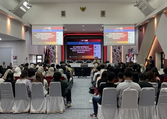 28 Tahun Reformasi, Diskusi Publik di FH UB Senti Pernyataan Prabowo soal Masyarakat Desa Tak Pakai Dolar