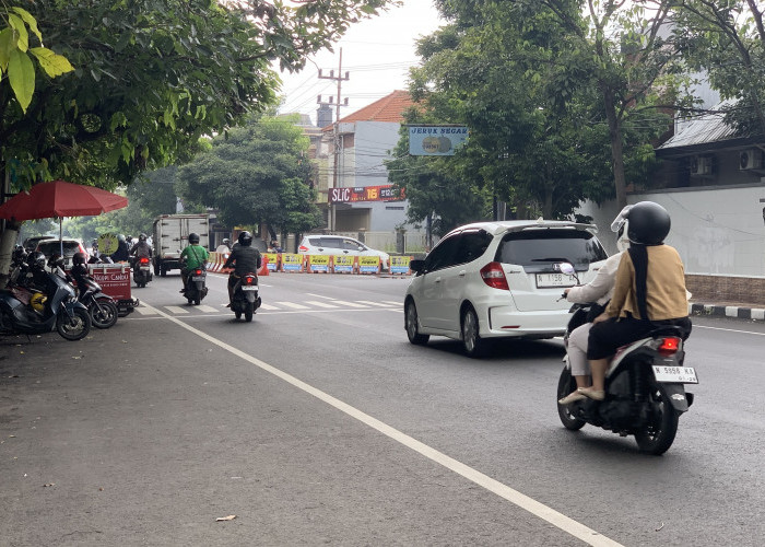 Arus Lalu Lintas Ramai Lancar di Pertigaan Diponegoro–WR Supratman Batu 