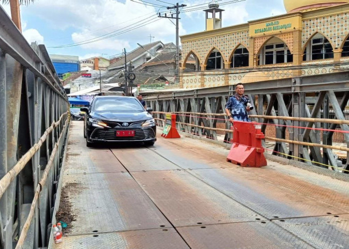 Jalan Sonokembang Blimbing Kembali Dibuka, Proyek Jembatan Bailey Tinggal Finishing